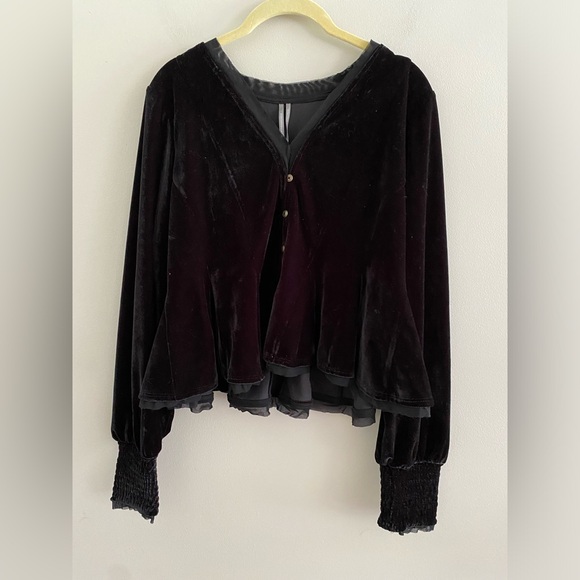 By Anthropologie Swing Velvet Peasant Top black color size S new with tag nwt - Picture 7 of 7